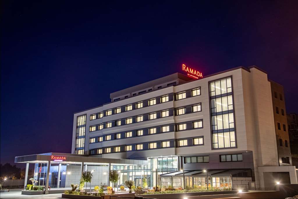 Ramada by Wyndham Izmir Aliaga - carbon neutral hotel in Aliaga