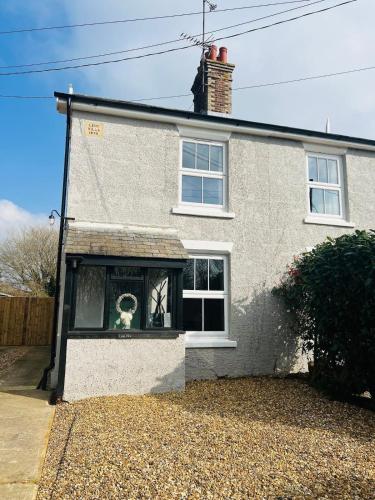 Countryside Cottage By Walks & Coast With Parking — 4-Star Luxury Hotel in Manningtree, United Kingdom