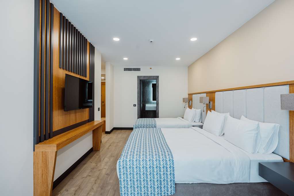 Suite bedroom