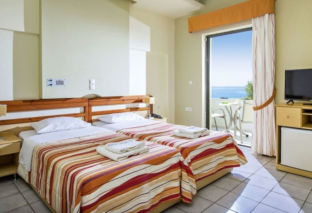 Polyrizos Hotel — Agios Vasileios — photo 2