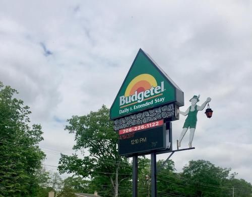 Budgetel Inn and Suites Dalton - photo 18
