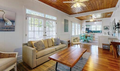 Papa's Hideaway - photo 8
