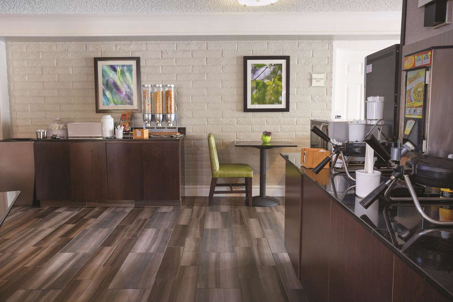 La Quinta Inn Ventura - photo 26