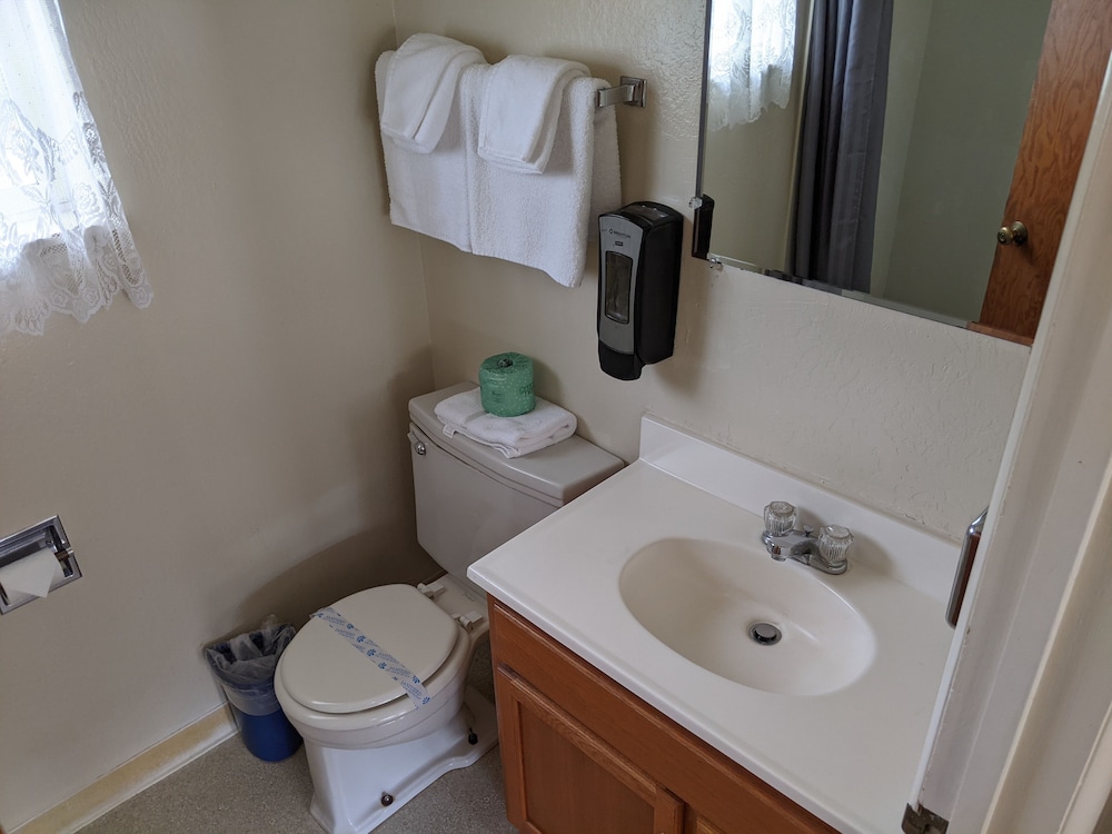 Hi Lo Motel Cafe and RV Park - photo 35