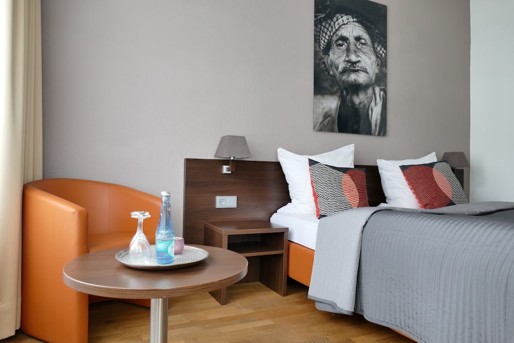Steep S Ihr Brauhaus Und Hotel — Koeln