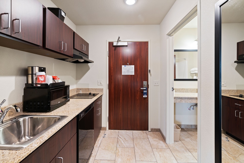 Cobblestone Inn & Suites Yuma - photo 35