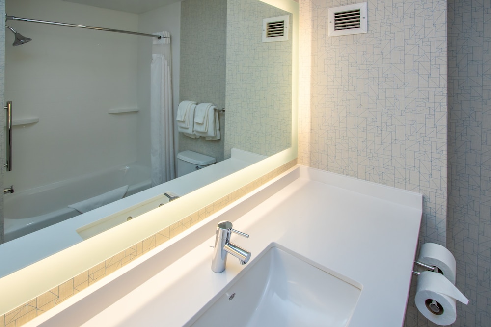Holiday Inn Express Hotel & Suites Roseville Galleria Area by IHG - photo 48