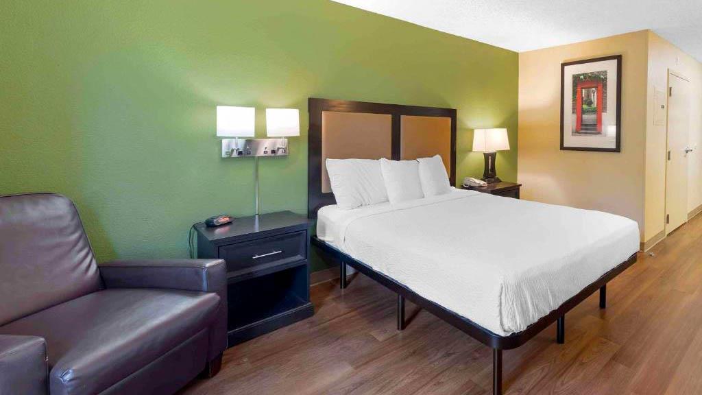 Studio 6 Extended Stay Indianapolis IN North Carmel - photo 12