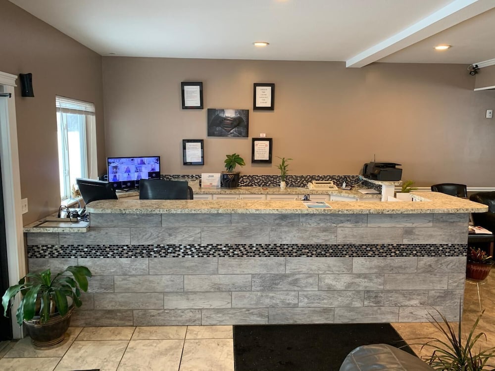 Americas Best Value Inn Gaylord - photo 4