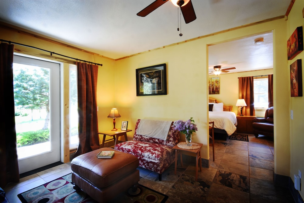 Bad Rock Bed and Breakfast Inn - photo 35