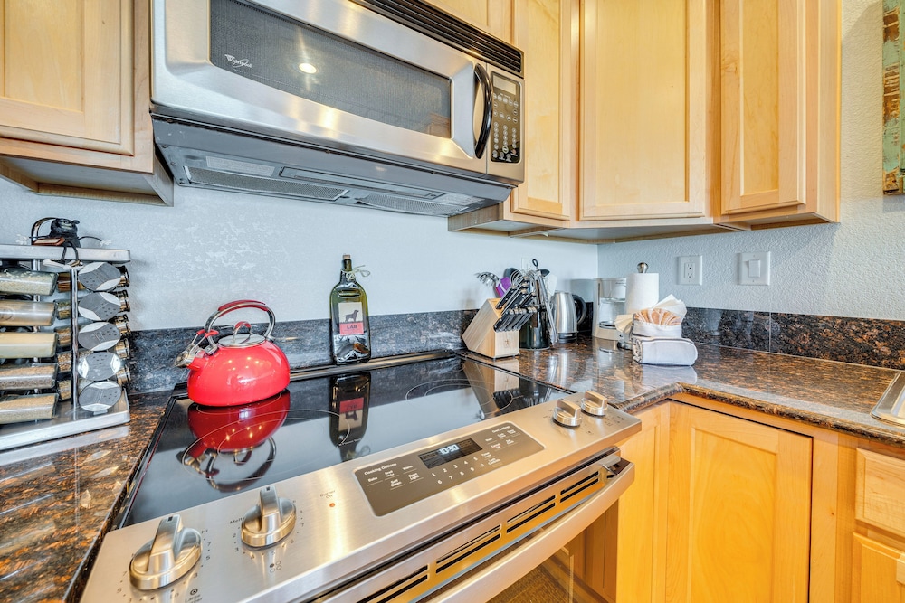 6 Mi to Keystone Resort Dillon Condo with Balcony - photo 8