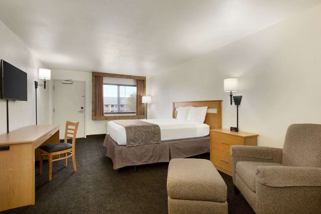 Travelodge by Wyndham Belen - photo 7