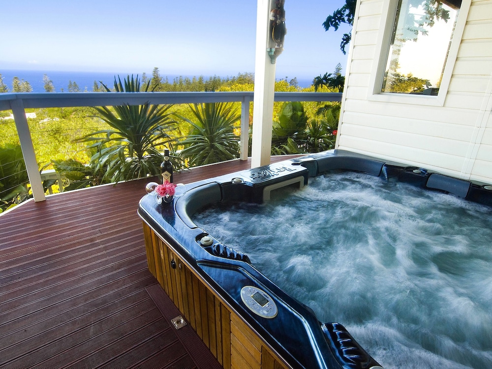 The White House — 4-Star Luxury Hotel in Kingston, Norfolk Island