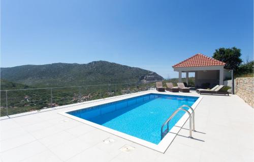 Nice Home In Zrnovnica — 4-Star Luxury Hotel in Zrnovnica, Croatia