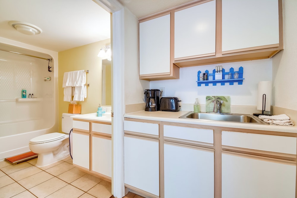 2 Mi to Barefoot Landing Beachfront Resort Studio - photo 8