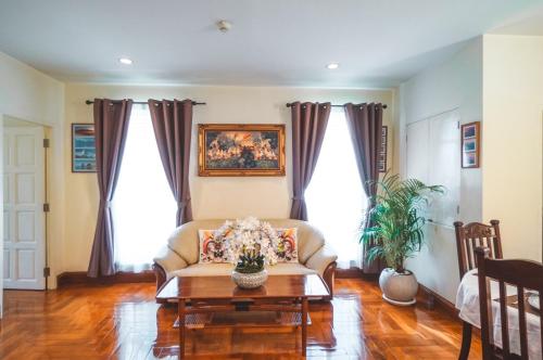 Chezmoi Bangkok Sukhumvit 26 Private Executive Residence 444