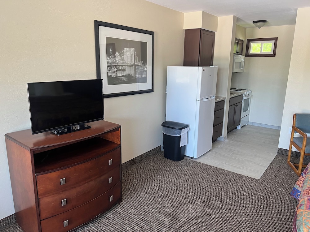 All Star Inn & Suites - photo 229