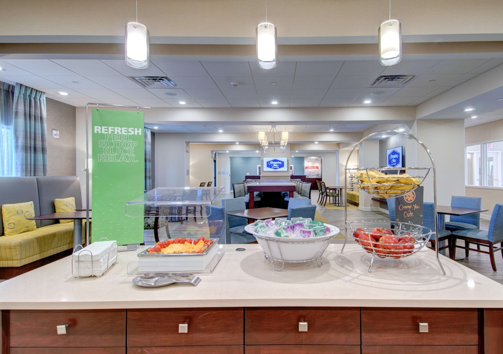 Hampton Inn Boston Westborough - photo 35