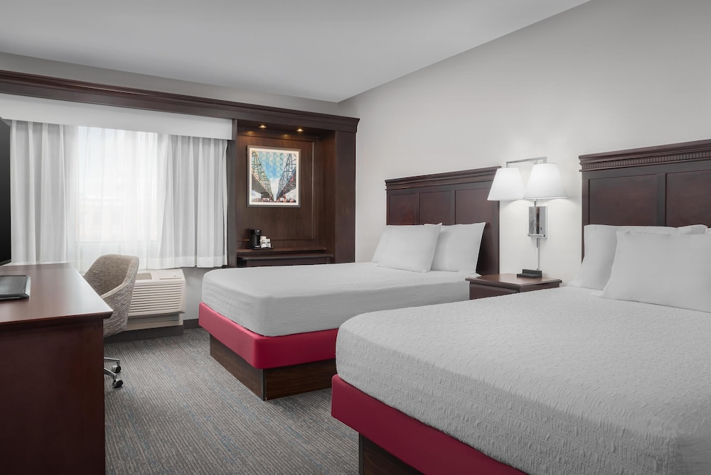 Hampton Inn & Suites Omaha Downtown - photo 12