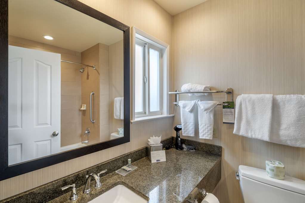 Best Western at Ventura Pier - photo 35