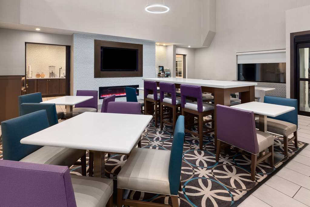 La Quinta Inn & Suites by Wyndham North Orem - photo 32