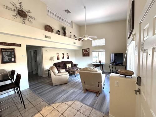 Bright and Spacious 2 Story Condo