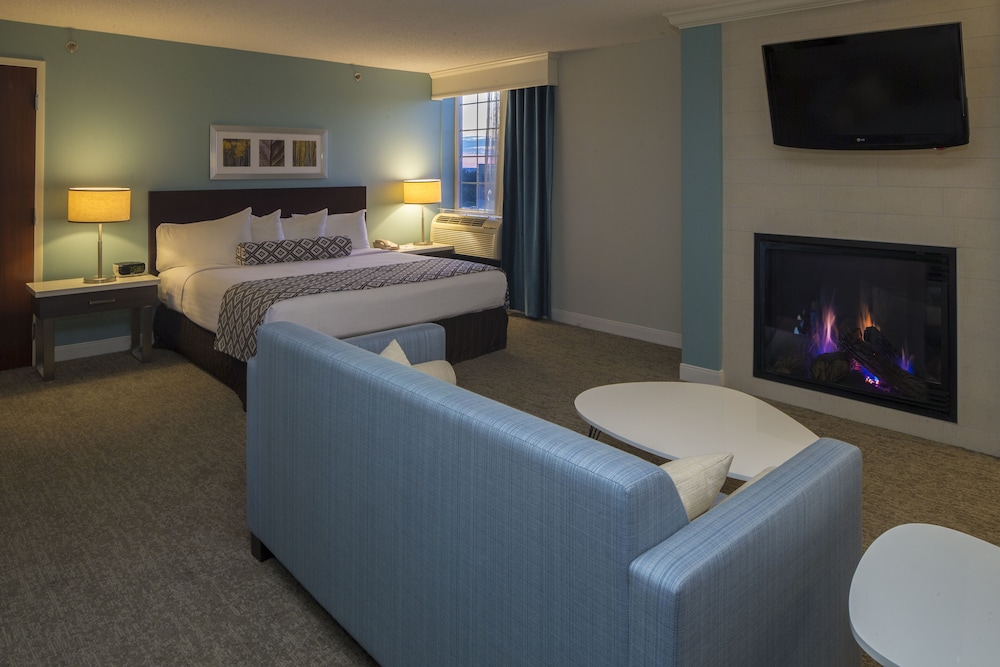 Crowne Plaza Suites Pittsburgh South by IHG - photo 18