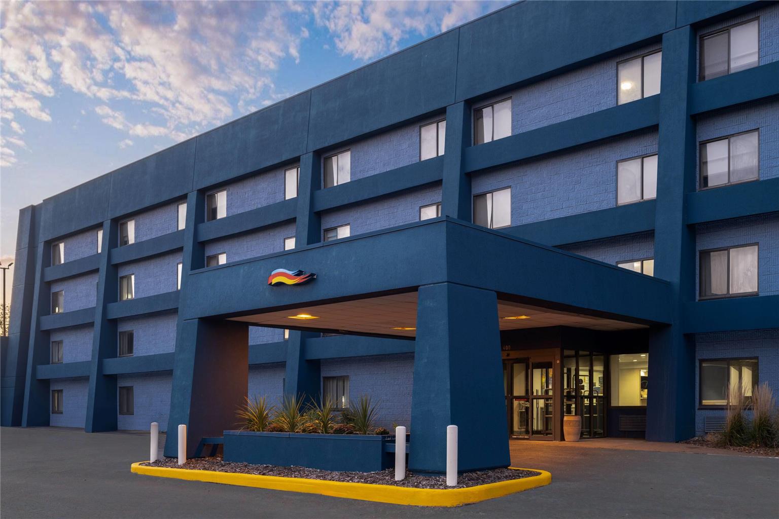 Days Inn By Wyndham Davenport - photo 2