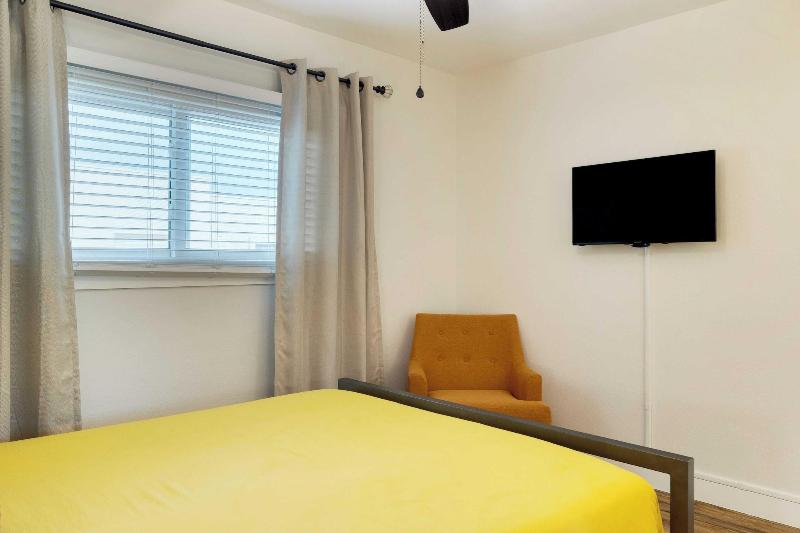 Old Town Treasure By Avantstay Central Location - photo 27