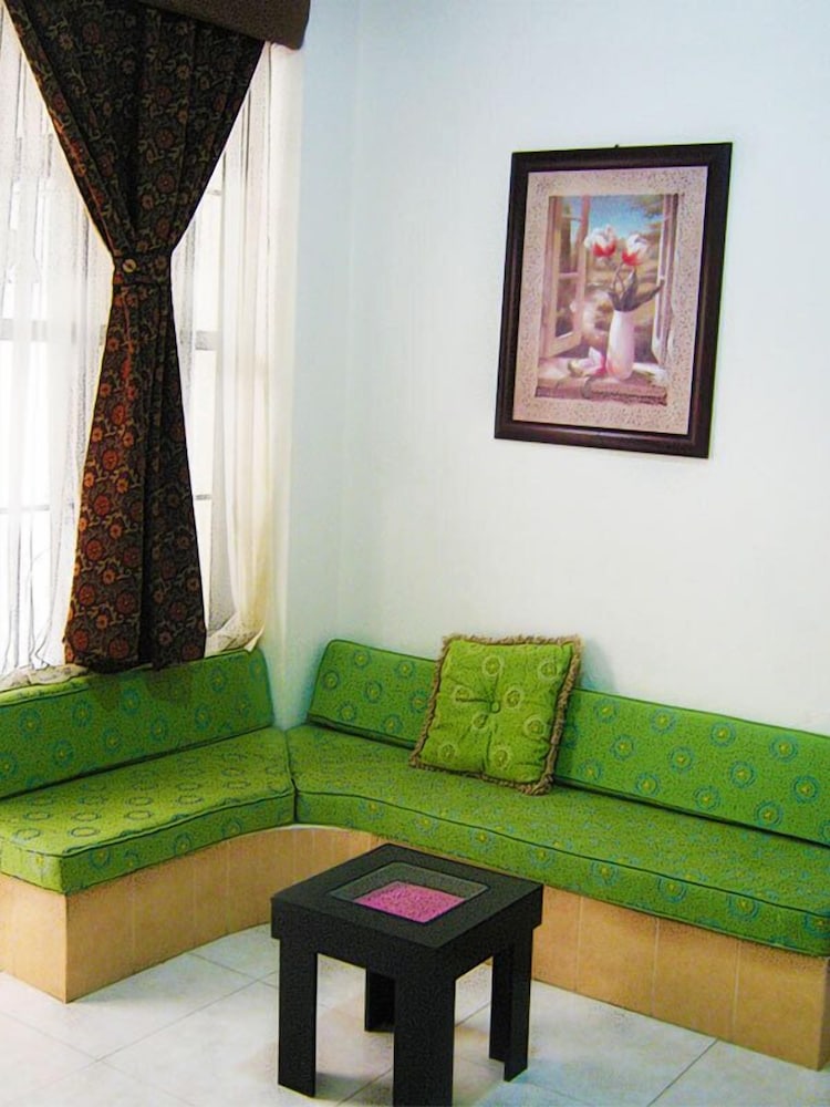 Hotel Esmeralda's