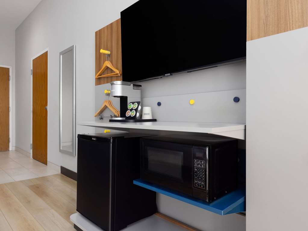 Microtel Inn & Suites by Wyndham Tracy - photo 27
