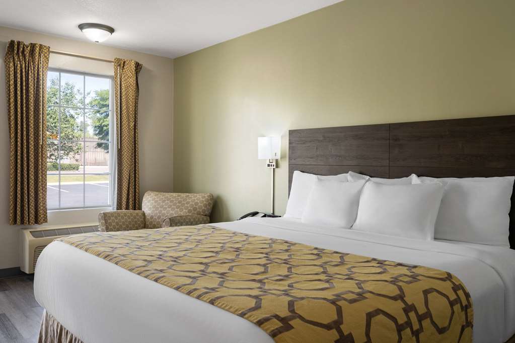 Baymont by Wyndham Kingsland - photo 19