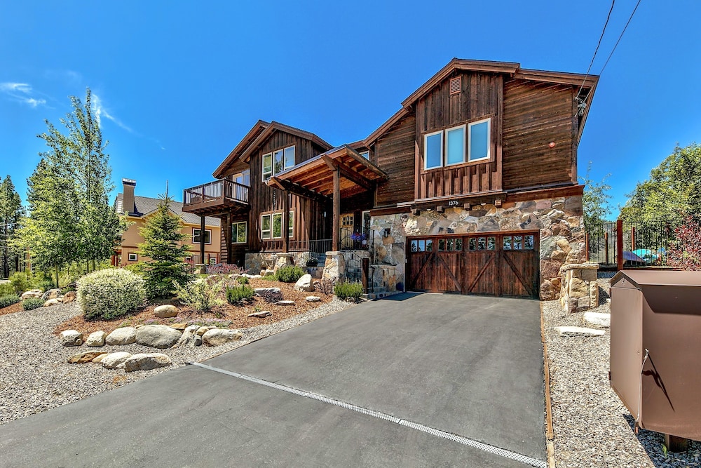 1376MD Angora View — 4-Star Luxury Hotel in South Lake Tahoe, United States
