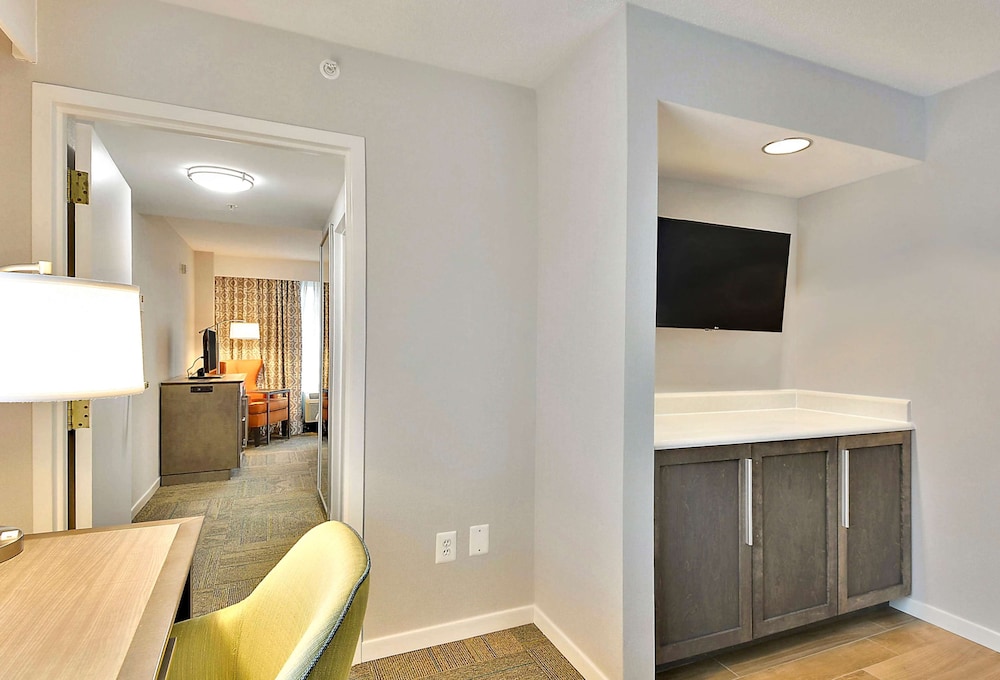 Hampton Inn Alexandria Old Town King St. Metro - photo 19