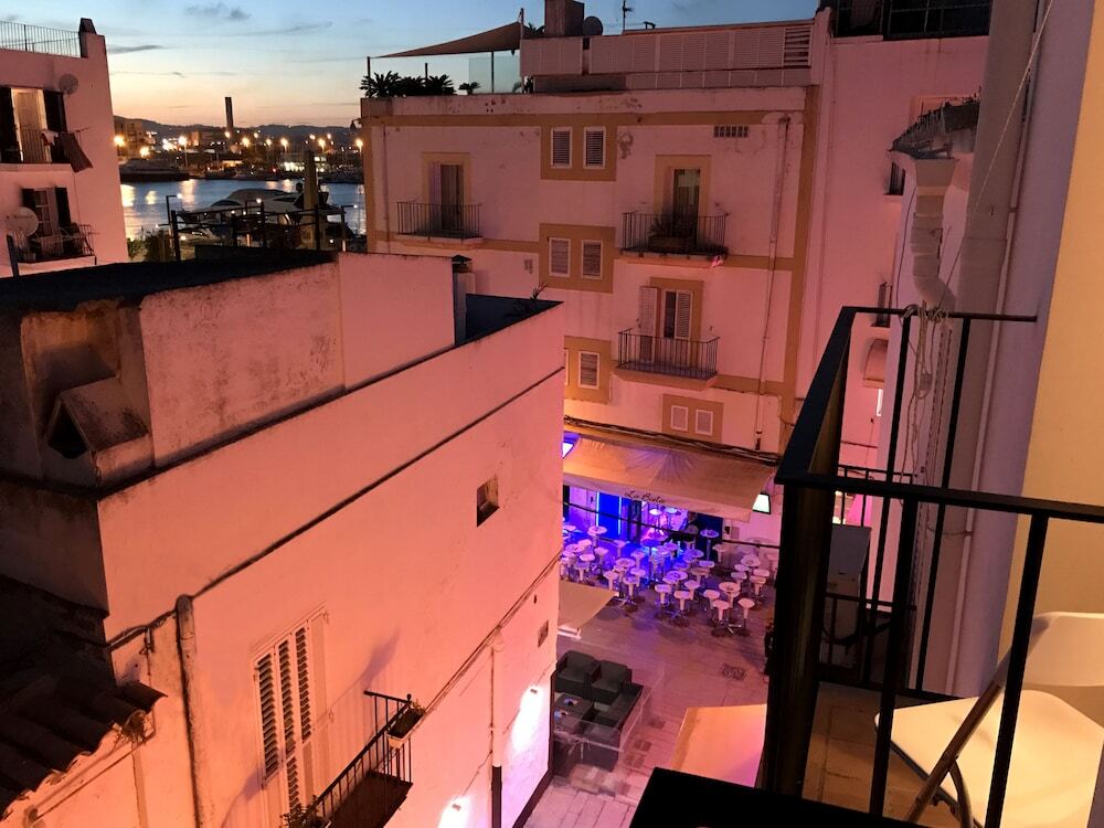 Es Lla T Palace — Ibiza