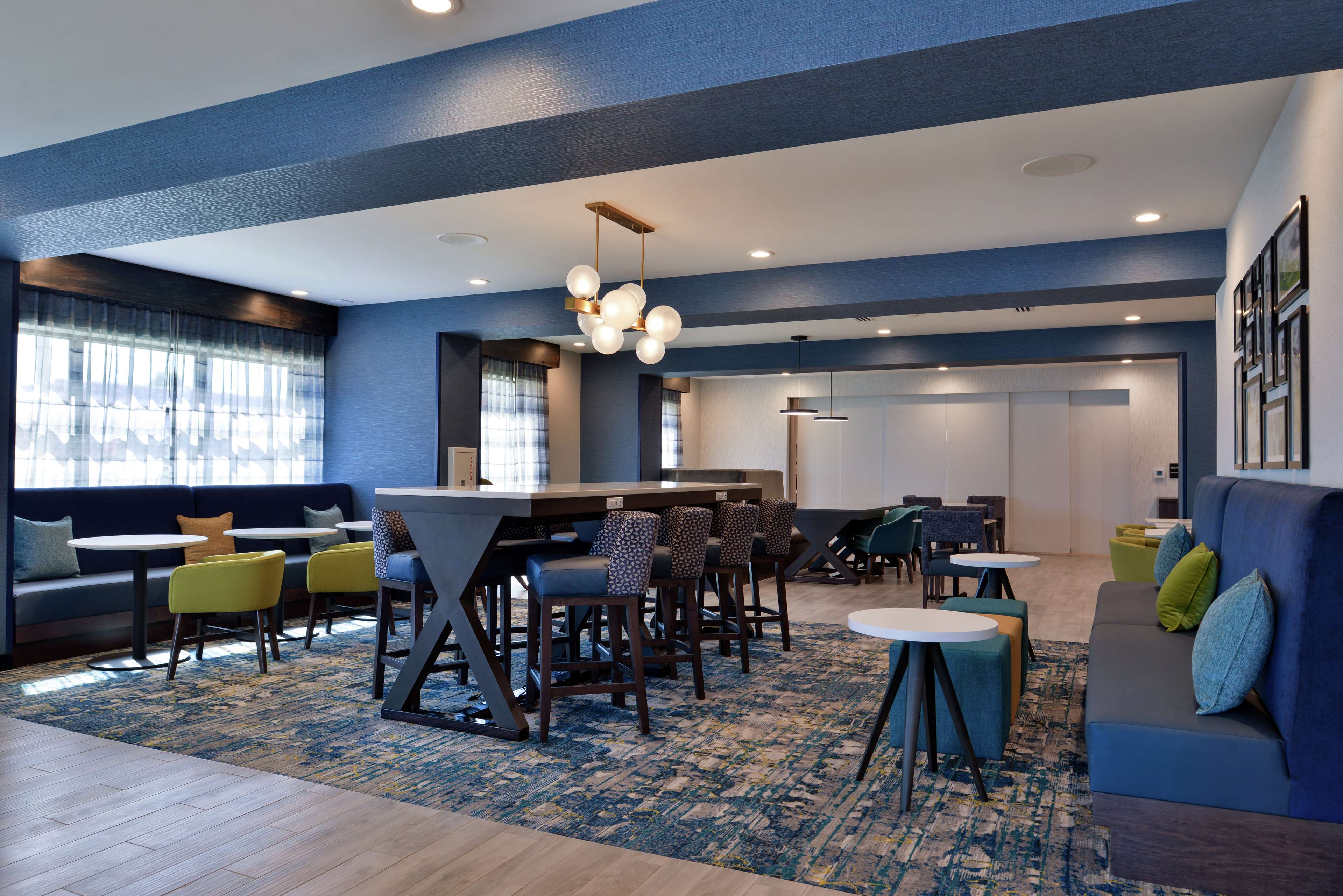 Hampton Inn Cedar Falls Downtown - photo 25