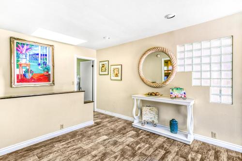 242Mar 242 Marilla in Avalon, United States