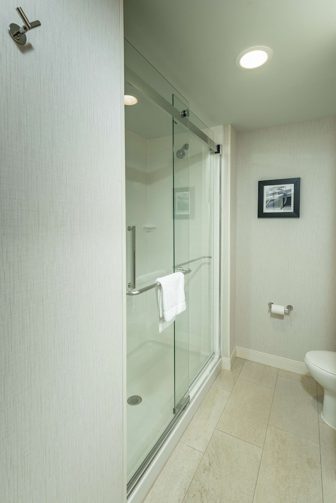 Hampton Inn by Hilton Amesbury - photo 18