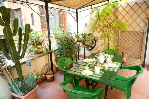 Le Sibille Holiday House — 4-Star Luxury Hotel in Rome, Italy