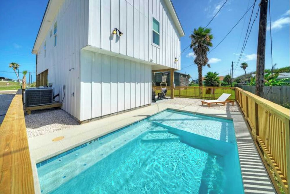 New Build Priv Pool Firepit Walk to the Beach Alright Alright by Avantstay - featured photo