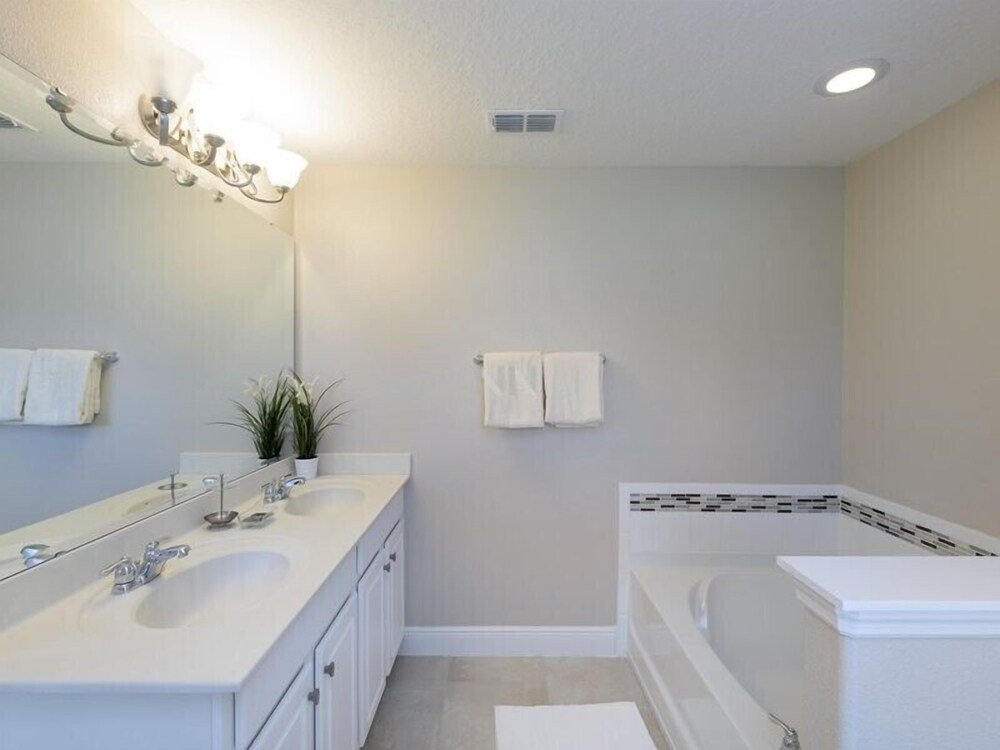 Fv61783 Solterra Resort 5 Bed 4.5 Baths Villa - photo 16