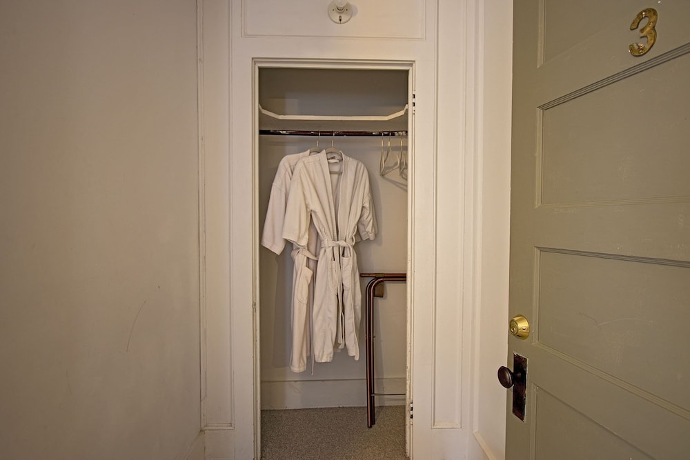 The Woodbine Inn - photo 24