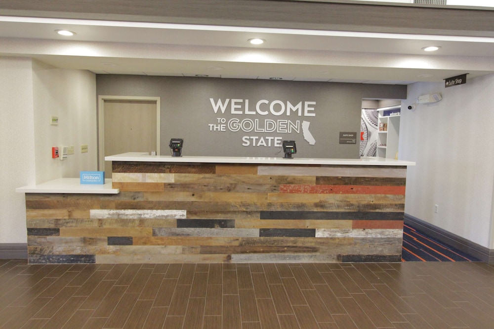 Hampton Inn & Suites Seal Beach - photo 5