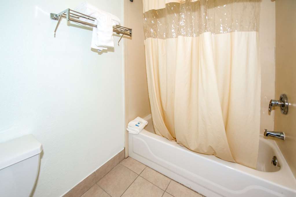 Rodeway Inn Central Colorado Springs - photo 22
