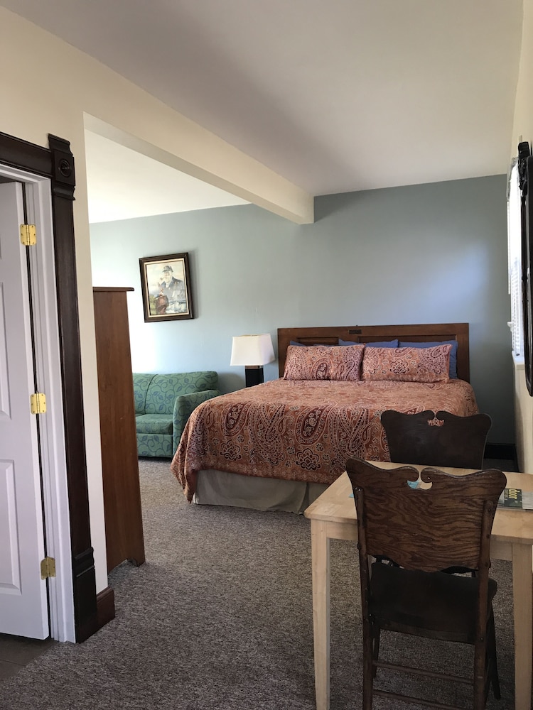 The Harbor Light Inn - photo 16