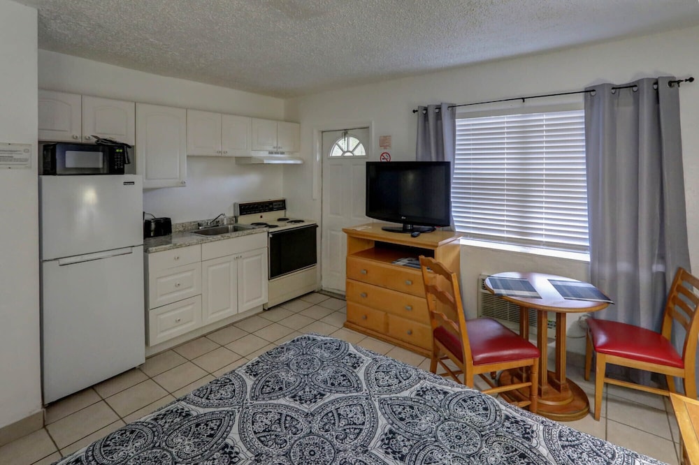 Richard's Motel - photo 50