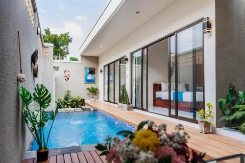 Shea Villa Berawa 2 Bedrooms Private Pool — 4-Star Luxury Hotel in Canggu, Indonesia