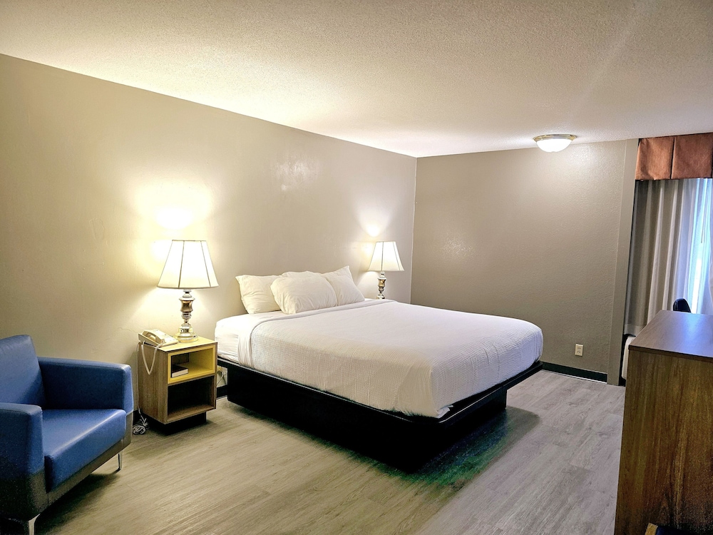 Days Inn by Wyndham Rolla - photo 13