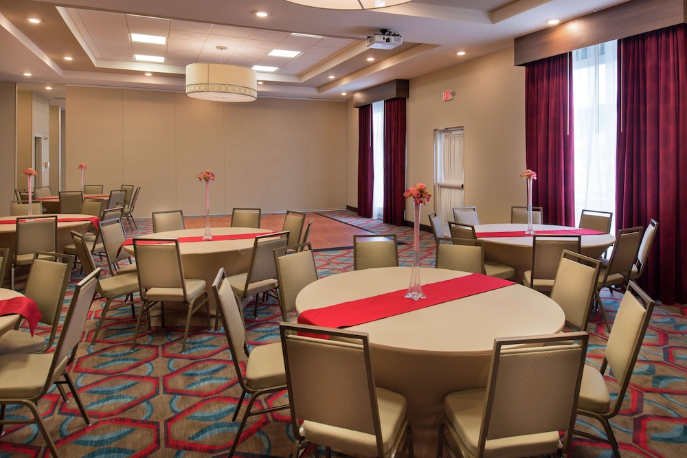 Hilton Garden Inn Bristol - photo 56