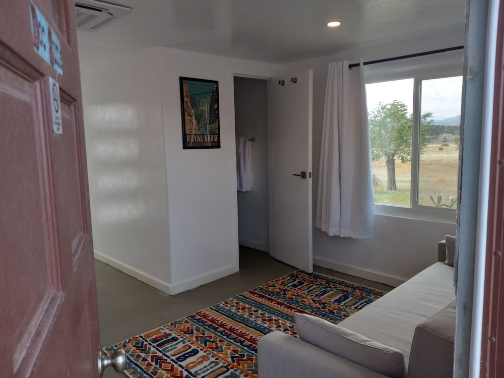 Little Canyon Inn - photo 6